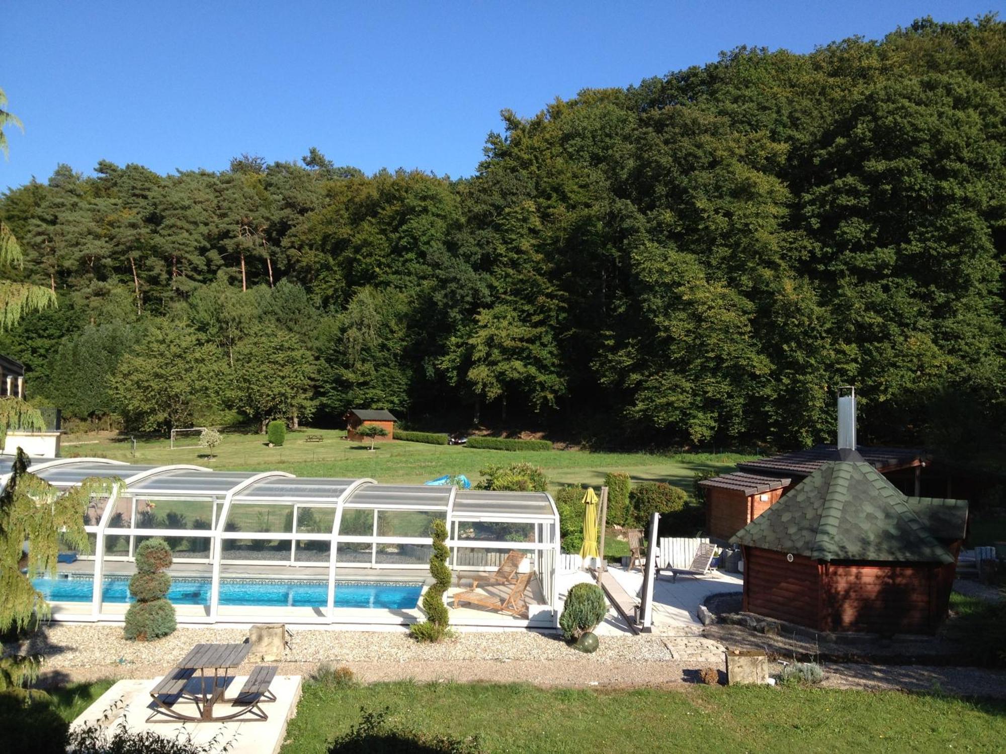 Logis Hotel Domaine Du Moulin 圣阿沃尔德 外观 照片